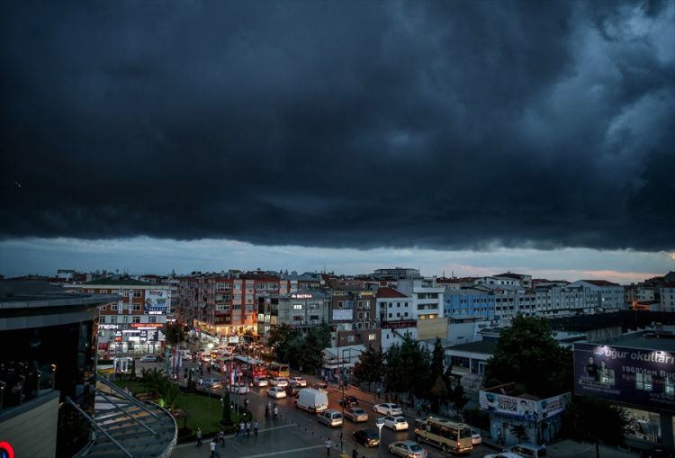 siddetli-yagmur-istanbul-bulutjpg7wmamf0I