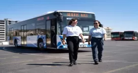 ESHOT şoförleri yeni görünümüyle İzmir yollarında