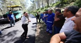 İzmir Efes Selçuk’ta asfaltlama çalışmaları sürüyor