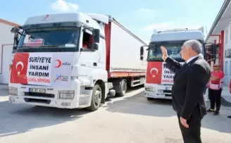Adana Büyükşehir’den Suriye’ye 3 tırlık yardım