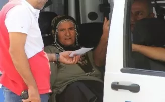 Adana'da yaşlı kadın uyurken soyuldu