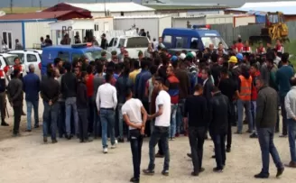 Afyonkarahisar'da HDP Bayrağı ve Abdullah Öcalan Posteri Gerginliği