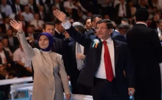 Ahmet Davutoğlu yeniden Genel Başkan
