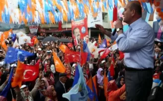 AK Parti Mitinginde ''Bozkurt İşareti'' Gerginliği