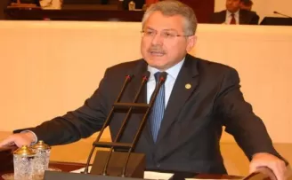 AK Partili vekil yemin ederken oruçlu olduğunu unuttu