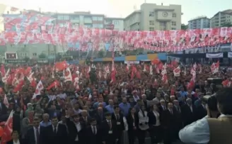 AKP, aldığı oyları kötüye kullanmış, Türkiye’yi harabeye çevirmiştir