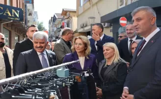 Alışveriş festivali Gölcük’te ticareti canlandırdı