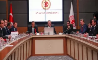Anayasa teklifinin ilk iki maddesi komisyondan geçti