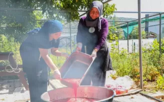 Antalya’da kışlık ürünler raflarda yerini aldı