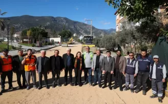 Antalya’da sıcak asfalt çalışmaları devam ediyor