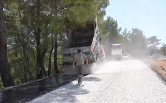 Antalya Kaş’ta 40 yıllık yol yenileniyor