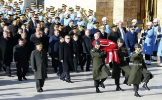 Atatürk'ü anma törenine katılmadılar...