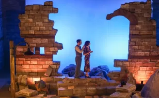 “Ay Tedirginliği” Baruthane Sahnesi’nde prömiyer yaptı