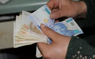 Bakıcı maaşı kaymakamı geçti