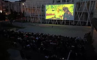 Bakırköy’de açık hava sinema günleri başladı