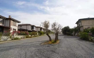 Balıkesir Edremit’te yol çalışmaları tam gaz