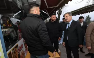 Başkan Alemdar Sakarya Yenikent’te esnafla bir araya geldi