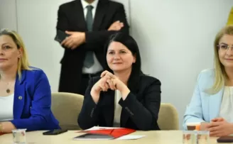 Başkan Gencan Akın, ’Güçlü kentler için kadınlar’ panelinde