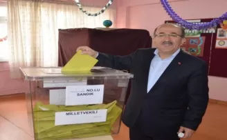 Başkan Gümrükçüoğlu 2139 nolu sandıkta oyunu kullandı