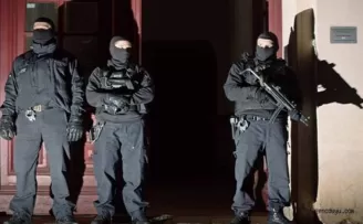 Berlin‘de 200‘le polisle baskın yapıldı!