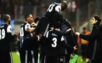 Beşiktaş Yunanistan'da avantajı kaptı! 1-1