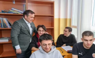 Bilecik’te Vali Sözer’den öğrencilere ziyaret