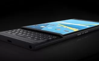 BlackBerry teknoloji harikası iki telefonla geri dönüyor