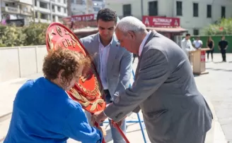 Bornova Cumhuriyet Meydanı’nda çifte kutlama