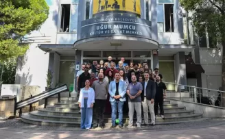 Bornova’da tiyatro coşkusu kesintisiz sürecek