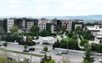 BTÜ’ye YÖKAK’tan 5 yıllık tam akreditasyon