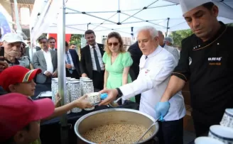 Bursa’da aşure kazanları birlik ve beraberlik için kaynadı