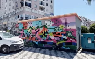 Bursa’da elektrik trafoları rengarenk