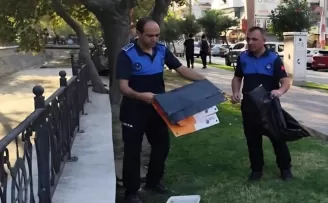 Bursa Gemlik’te izinsiz afişlere Zabıta müdahalesi