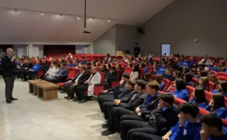 Bursa İnegöl’de Başkan Taban gençlerle bir arada
