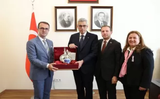 Bursa Kanserle Savaş Derneği’nden Bakan Memişoğlu’na ziyaret