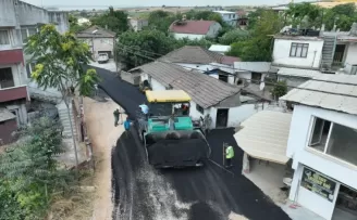 Bursa Karacabey’in Yenikaraağaç Mahallesi’nde yollar yenileniyor