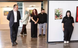 Bursa Osmangazi’de liselilerin emekleri sanatseverlerle buluştu