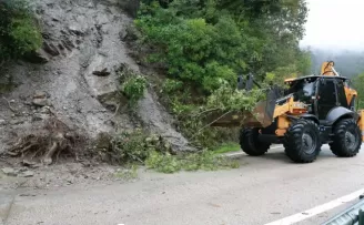 Bursa Osmangazi’de toprak kaymasına hızlı müdahale