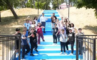 Bursa Yenişehir’de minik ellerden Babasultan Parkı’na renkli dokunuş