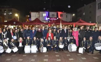 Bursa Yenişehir’in Kadın Bandosu, Pazaryeri’nde sahne aldı