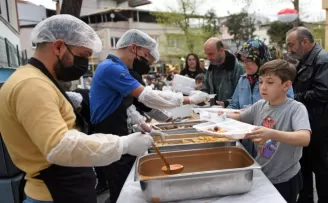 Bursa Yeşilova Mahallesi’nde 1000 kişilik iftar sofrası