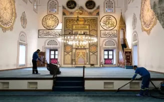 Bursa Yıldırım’da camilere bayram temizliği