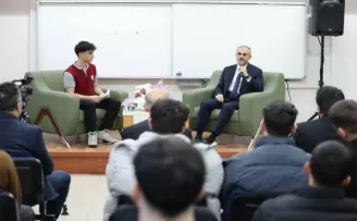 Çayırova’da Başkan Çiftçi liselilerle tecrübe paylaştı