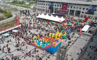 Çocukların bayramı Bursa Nilüfer’de büyük sevinçle kutlandı