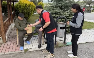 Çorum’da huzurevi sakinlerine bayram ziyareti
