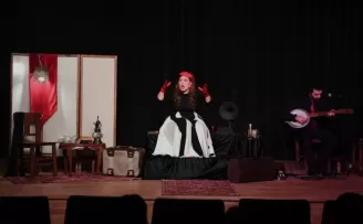 Cumhuriyet’in kuruluşu Bursa Osmangazi’de tek kişilik müzikalle anlatıldı