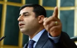 Demirtaş: Dik duranların ellerinden öpüyorum