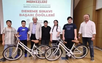 Denizli Büyükşehir’den başarılı öğrencilere ödül desteği