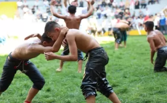 Derince’de İshakçılar Yağlı Pehlivan Güreşleri için geri sayım