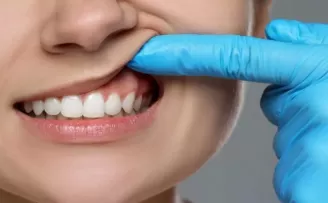 Diş eti çekiliyorsa kemik de eriyordur!